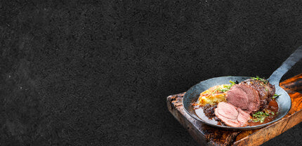 Schweinebraten in Gußpfanne mit Kartoffelbeilage