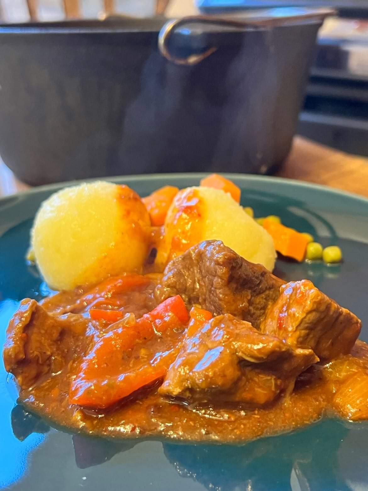 Ungarisches Gulasch kochen Ungarisches Gulasch kochen