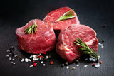 Drei Jungbullen Filetsteaks vom EIFEL Rind angerichtet mit Rosmarin und einer Gewürzmischung