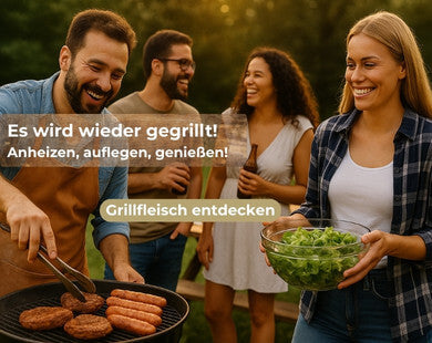 Mehrere Personen die Grillfleisch grillen