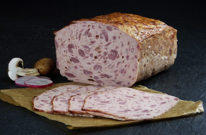 EIFEL Schwein: Fleischkäse grob gebacken geschnitten